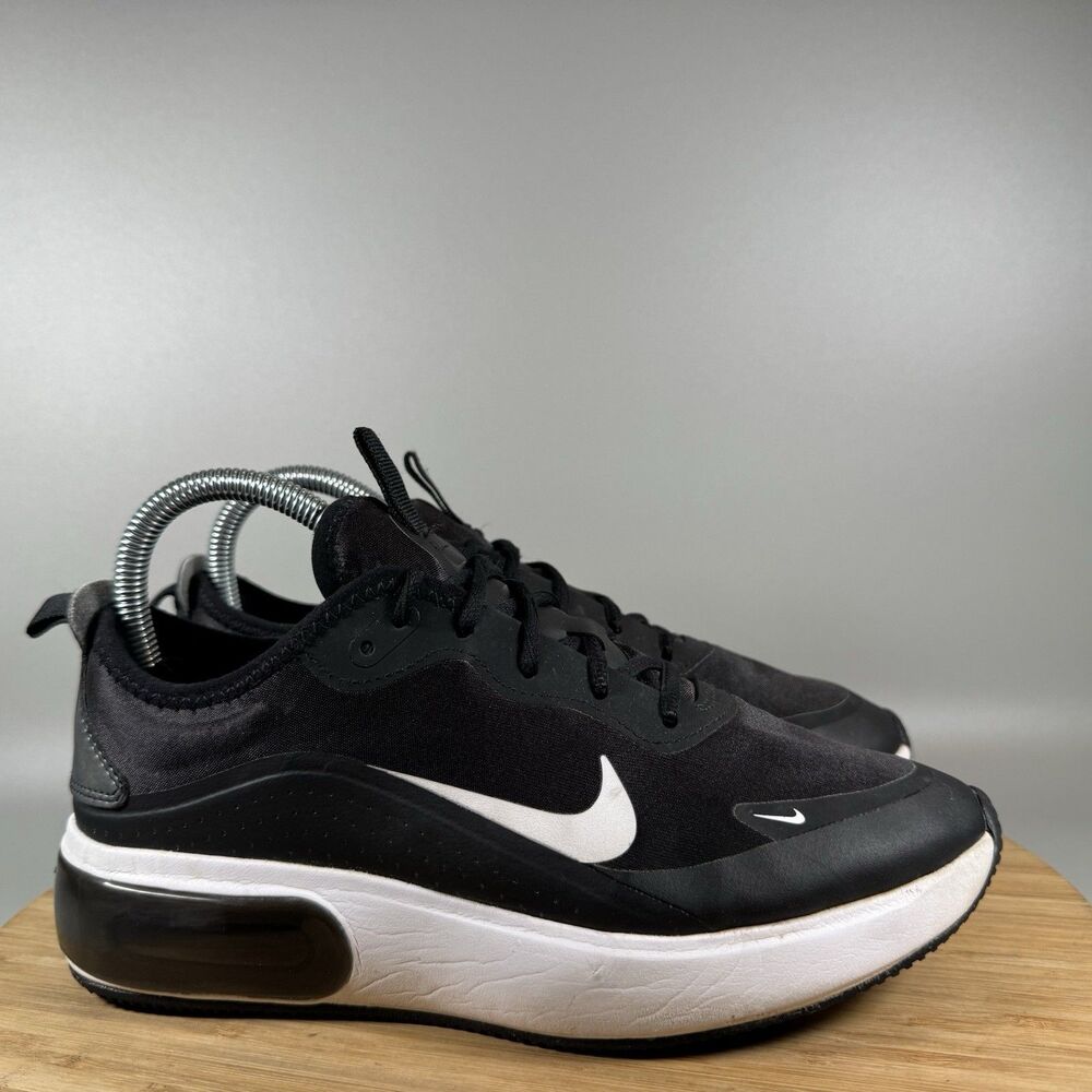 Nike Black White Women's Athletic Sneakers